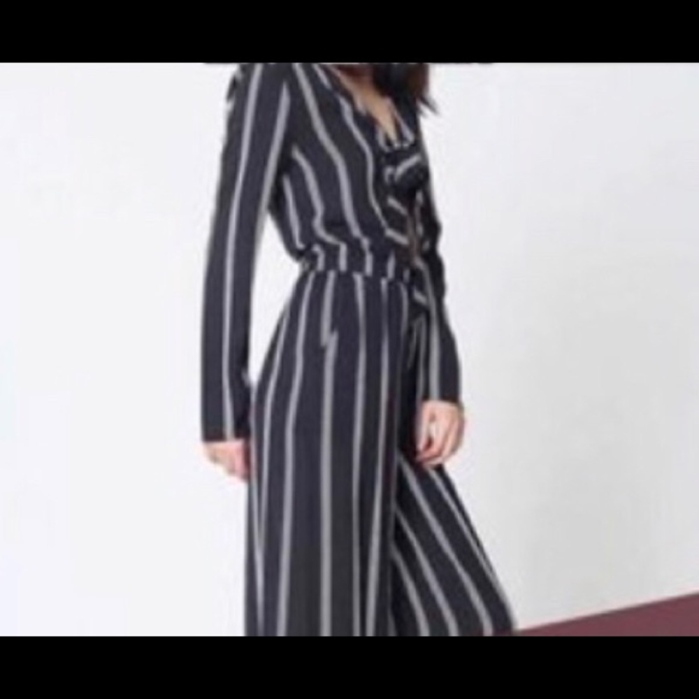 🎱VERY J STRIPEDJUMPSUIT🎱 - Picture 2 of 6